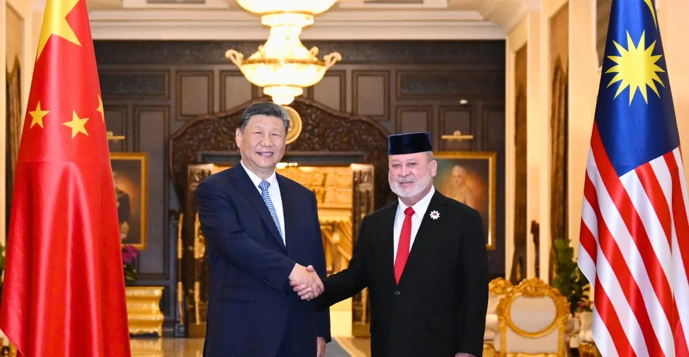 Chinese President Xi met with Malaysian King Sultan Ibrahim 